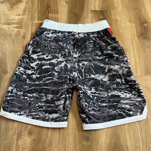 Nike shorts - Picture 8 of 12